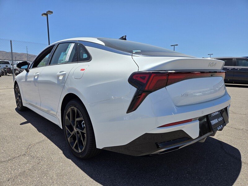 New 2026 Snow White Pearl Kia GT-Line FWD image 4