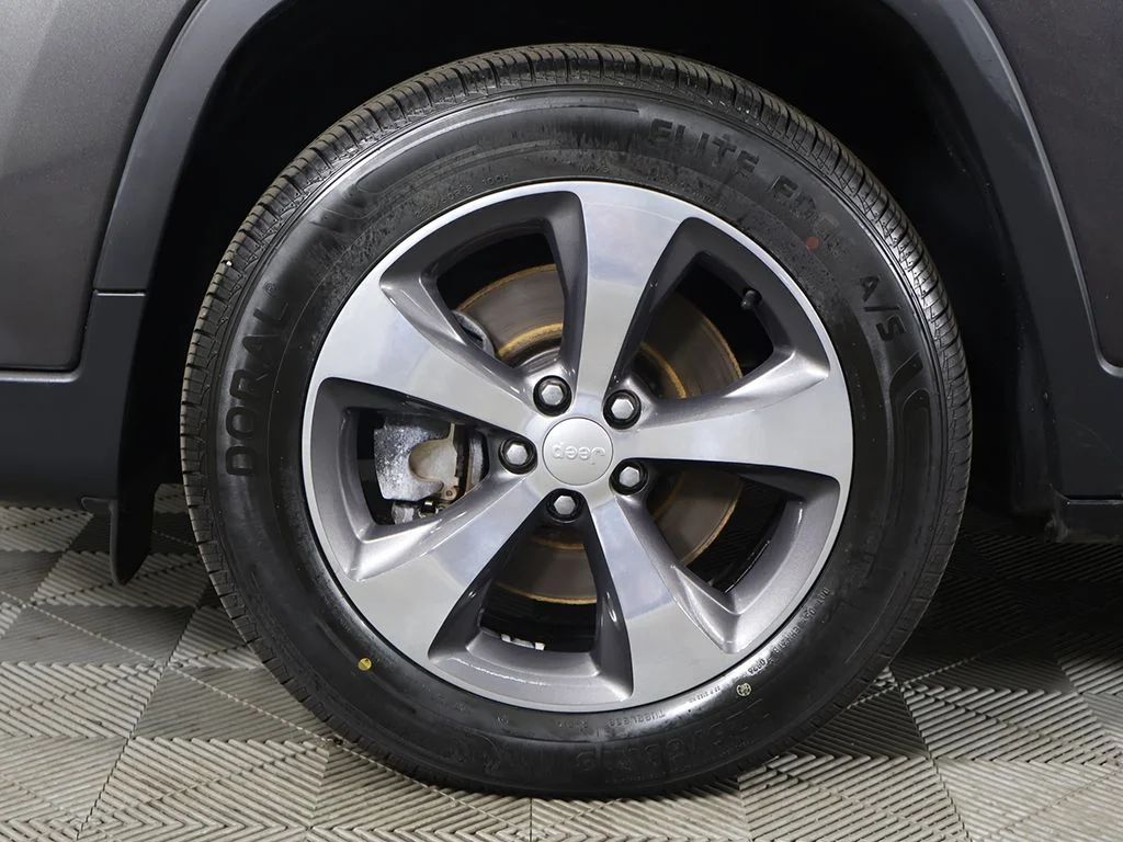Used 2019 Gray Jeep Limited image 23