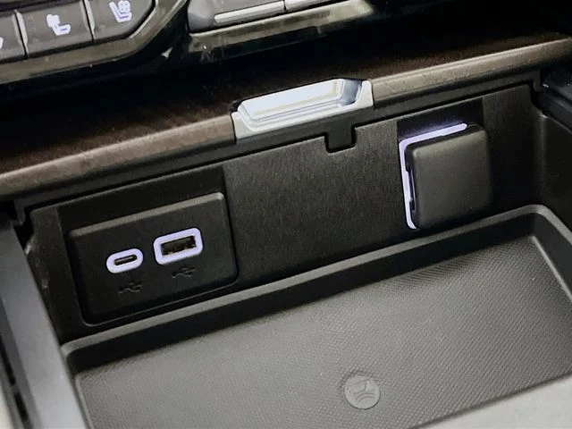 Used 2021 Blue GMC Denali image 21