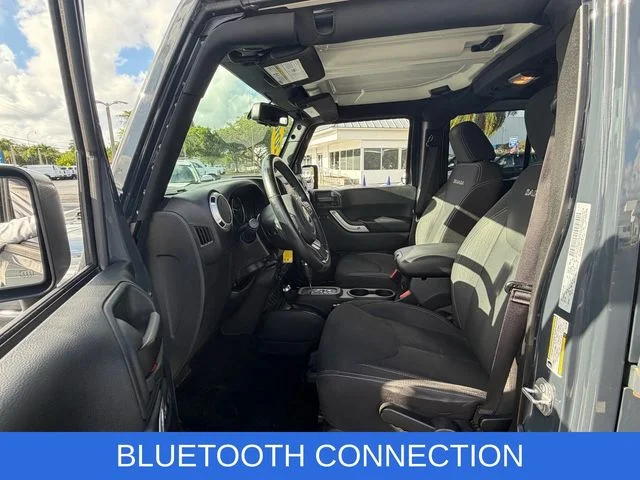 Used 2016 Gray Jeep Unlimited Sahara image 7