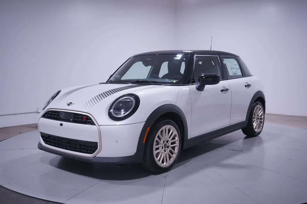 2026 MINI Hardtop Cooper S's photo