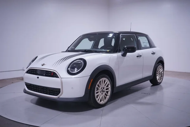 2026 MINI 4 Door Iconic