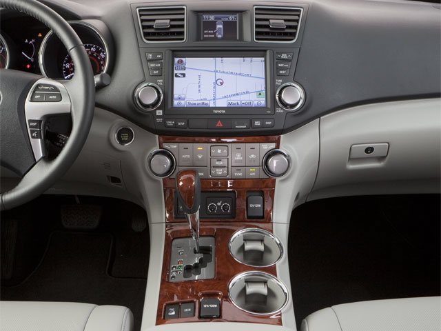 Used 2013  Toyota  image 10