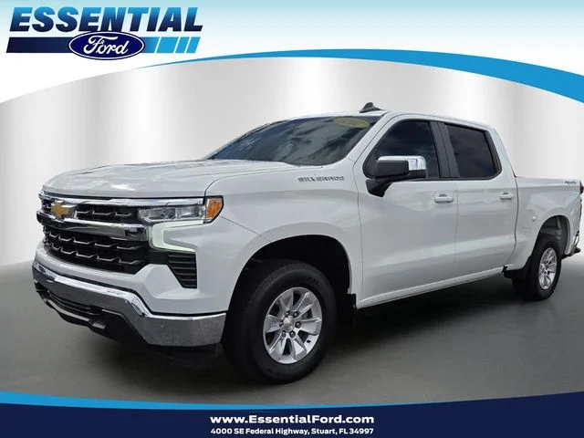 Used 2025 Summit White Chevrolet LT image 1