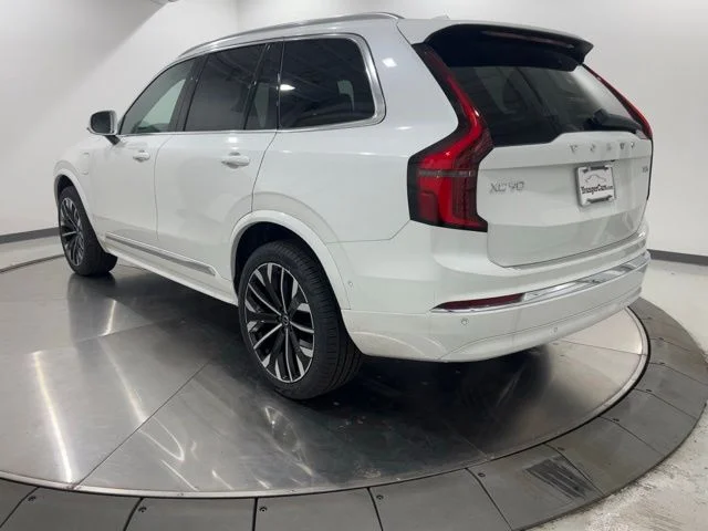 New 2026 Crystal White Volvo Ultra image 3