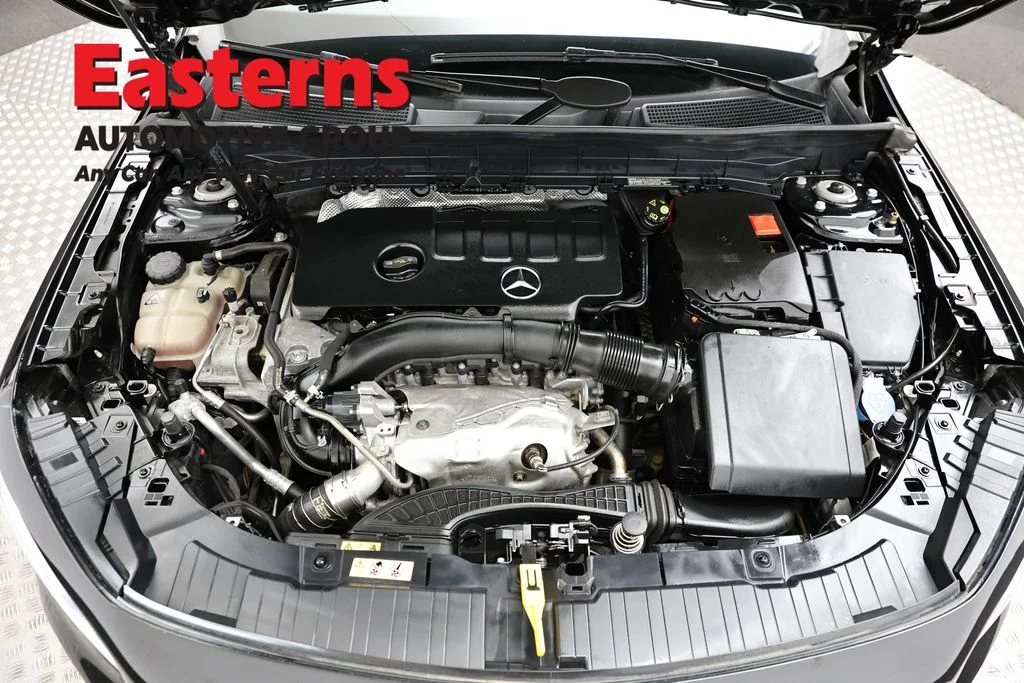 Used 2022 Black Mercedes-Benz GLB 250 image 6