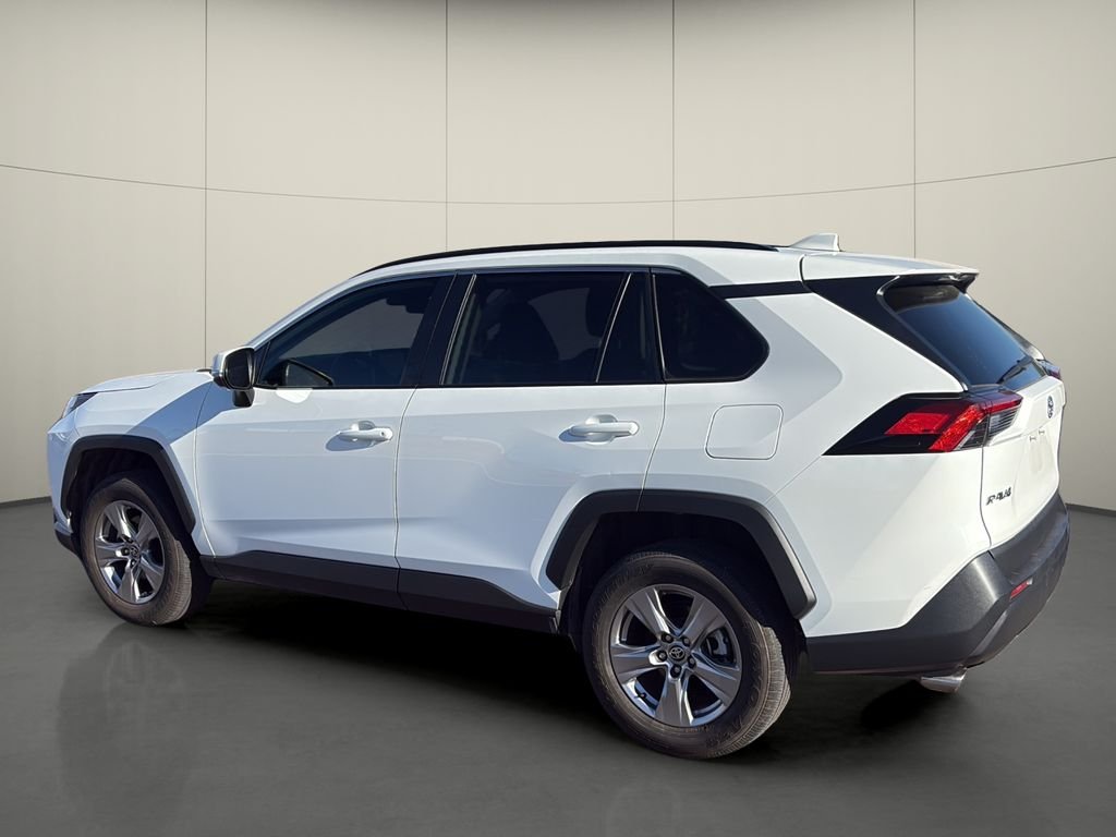 Used 2023 White Toyota XLE image 5