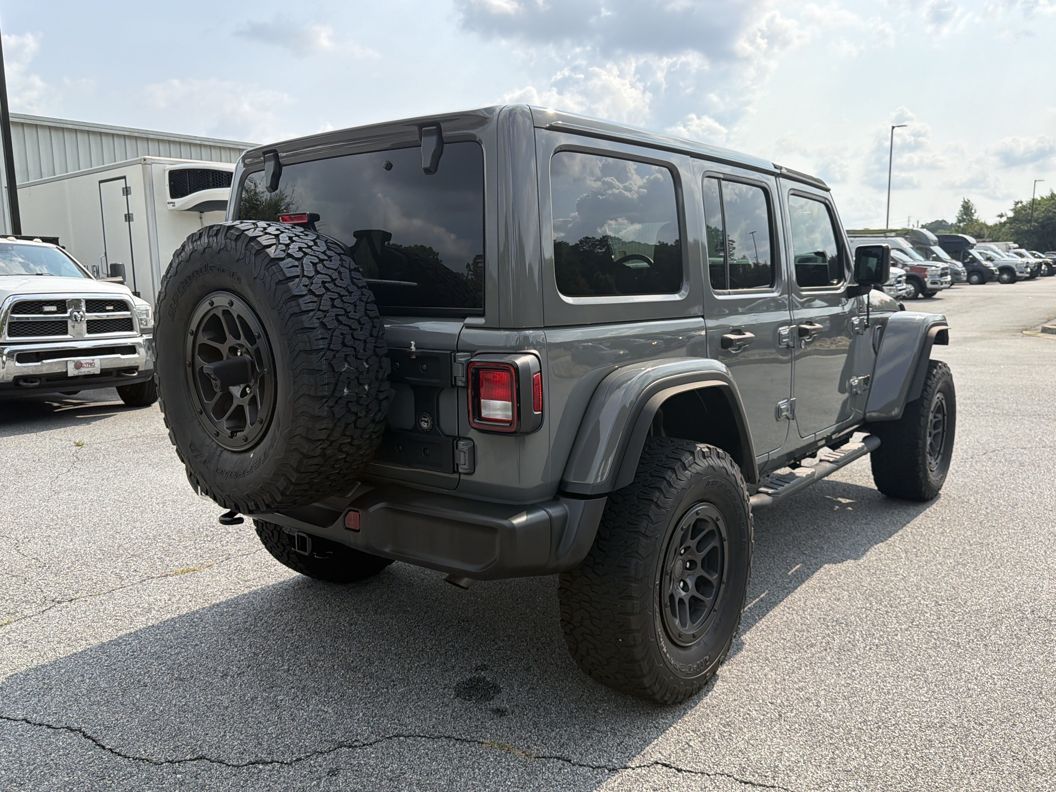 Used 2023 Sting-Gray Clearcoat Jeep Sport image 8