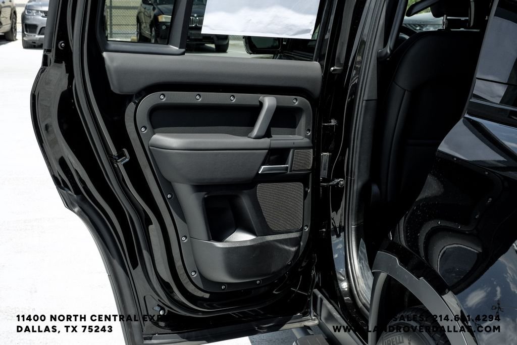 New 2026 Santorini Black Metallic Land Rover S image 52