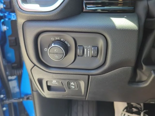 New 2026 Blue Ram Laramie image 26