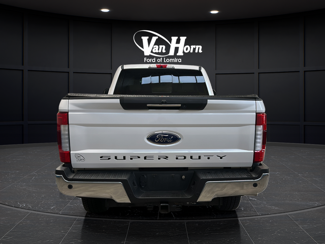 Used 2019 White Platinum Clearcoat Metallic Ford Lariat image 6
