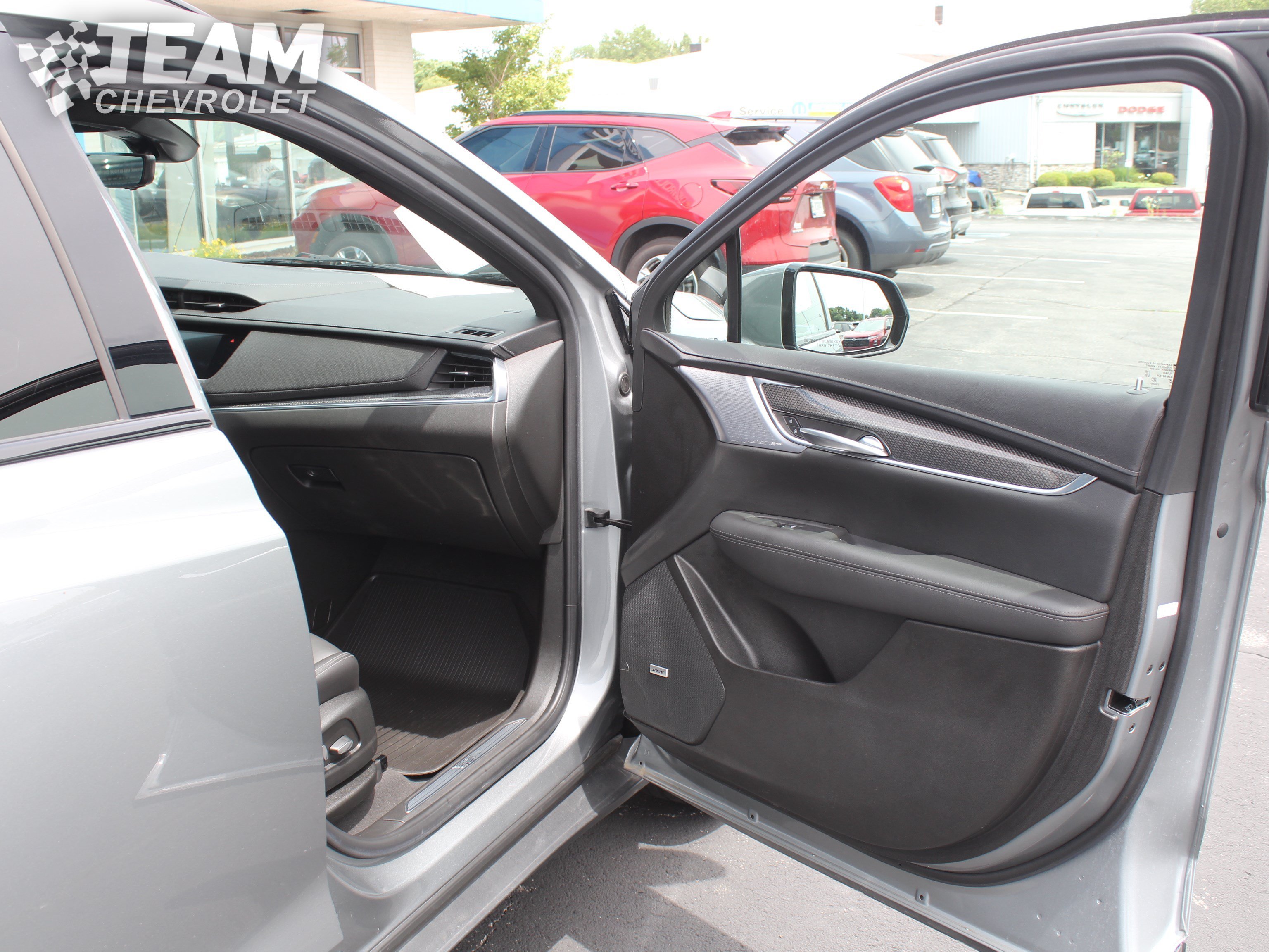 Used 2024 Argent Silver Metallic Cadillac Sport image 27