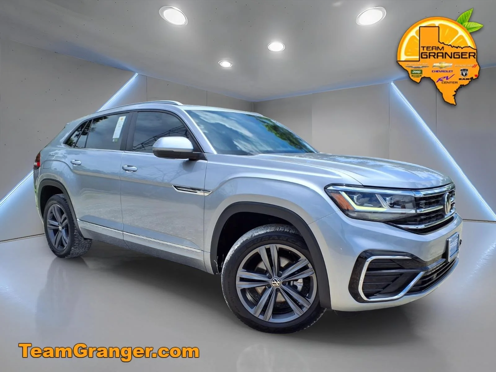 2021 Volkswagen Atlas Cross Sport 3.6L V6 SE w/Tech R-Line's photo