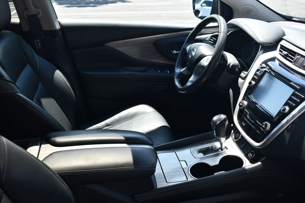 Used 2016 Magnetic Black Nissan SL image 34