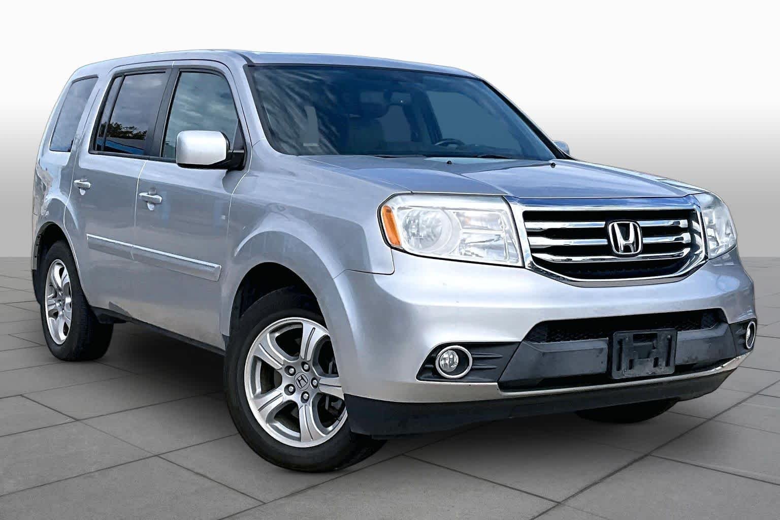 Used 2014 Alabaster Silver Metallic Honda EX-L image 3