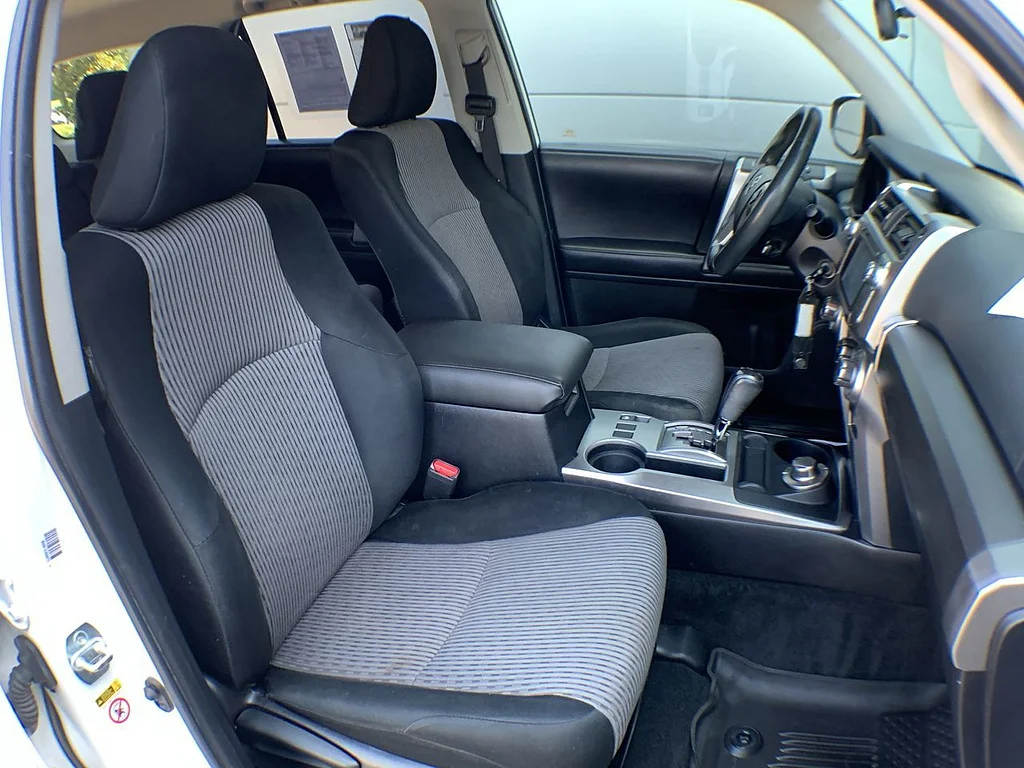 Used 2016 Super White Toyota SR5 image 23