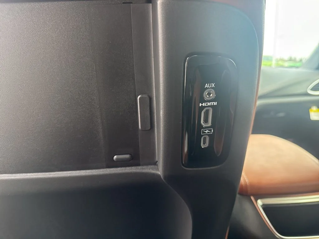 2026 Chrysler Pacifica Pinnacle - Photo 38