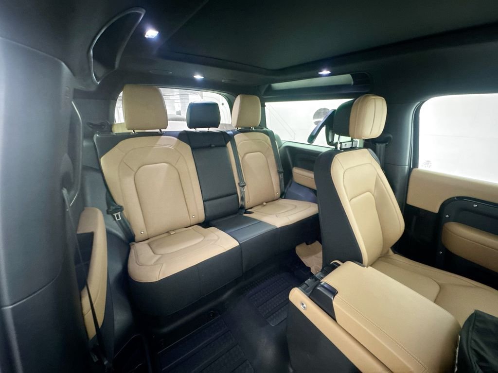 New 2026 Santorini Black Land Rover V8 image 28