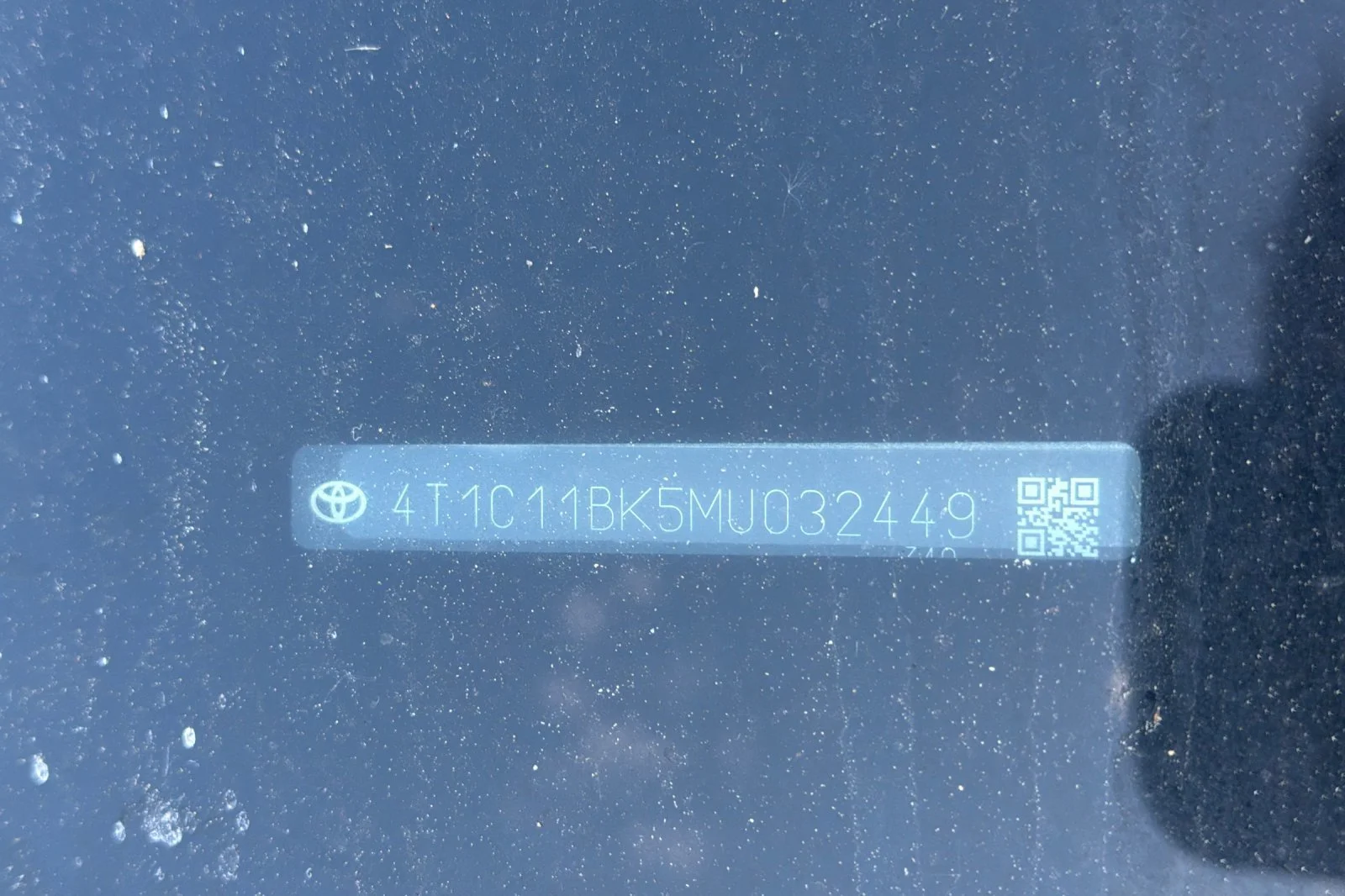 Used 2021  Toyota LE image 3