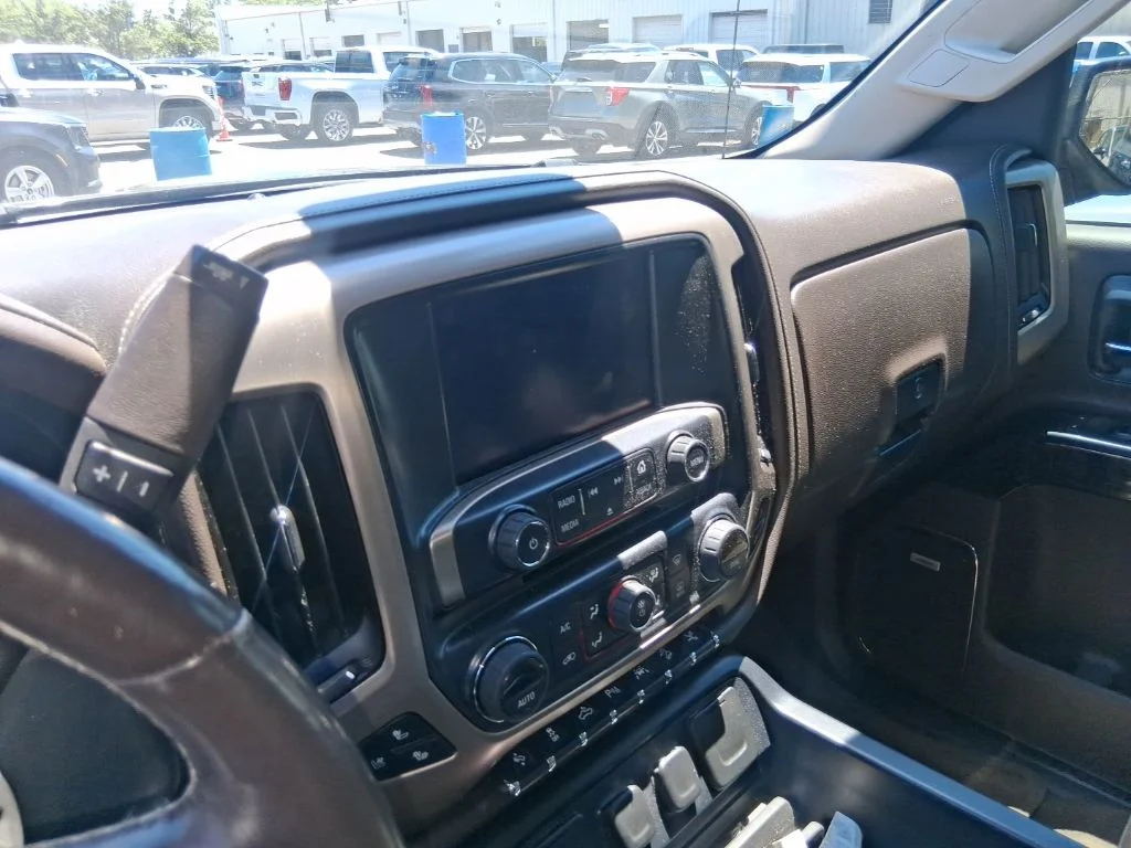 Used 2016 Black GMC Denali image 9