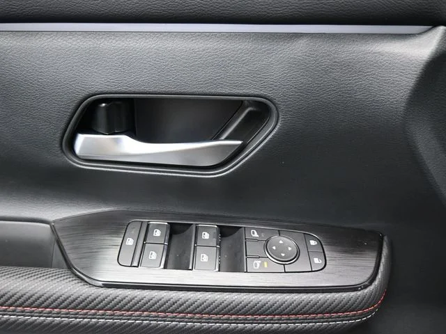 Used 2025 Black Nissan SR image 16