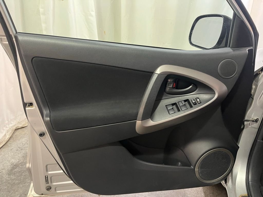 2006 Toyota RAV4 Base - Photo 9