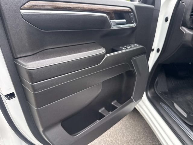 Used 2023 Summit White GMC Elevation image 19