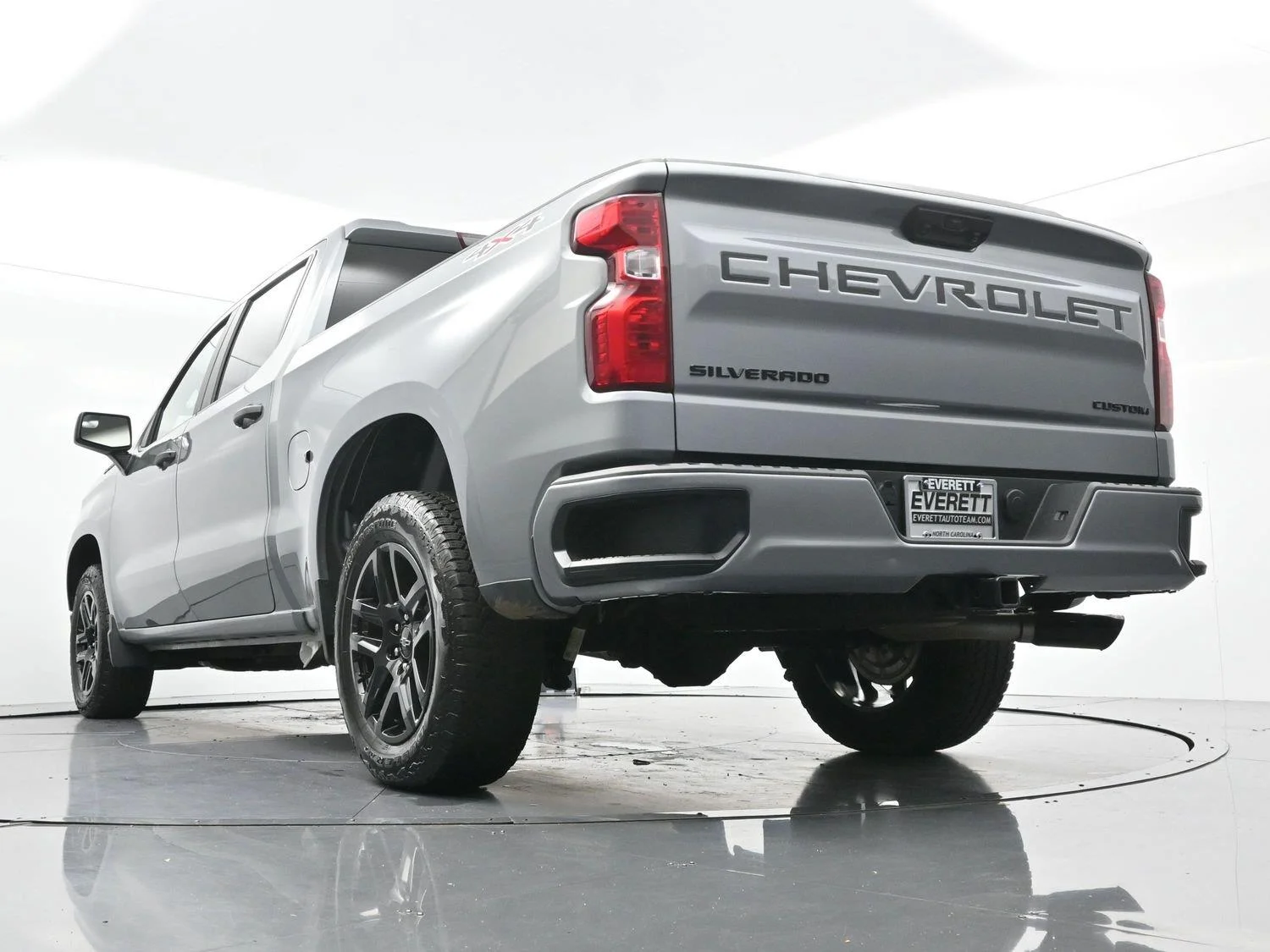 Used 2025 Sterling Gray Metallic Chevrolet Custom image 46