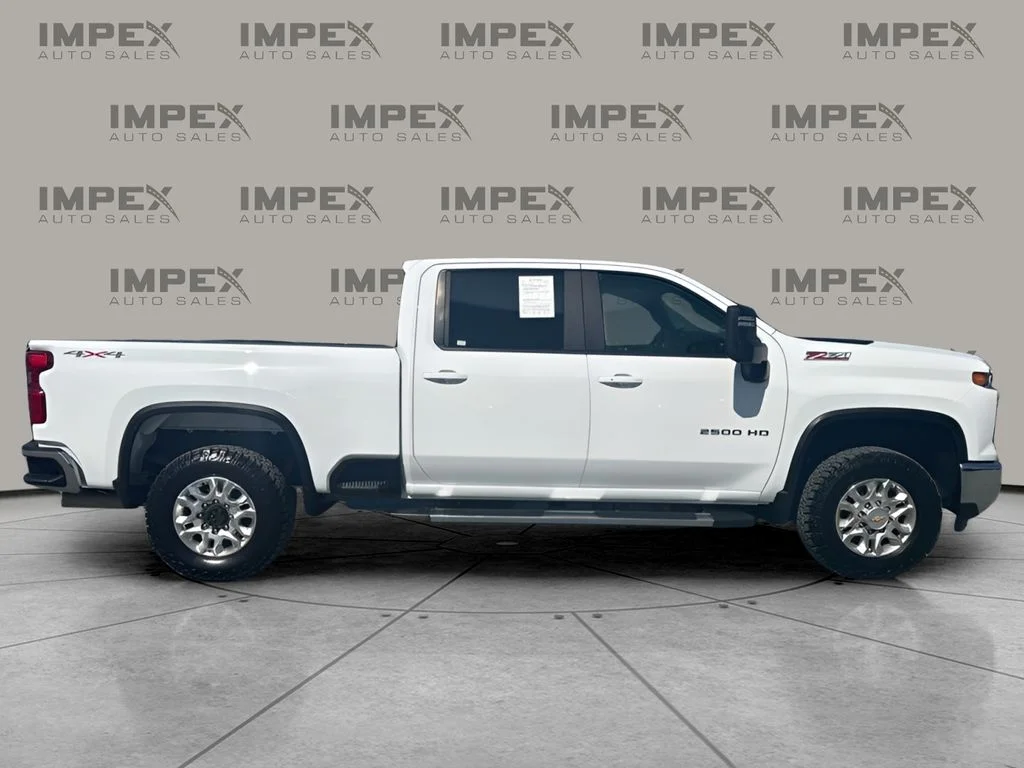 Used 2024 White Chevrolet LT image 8