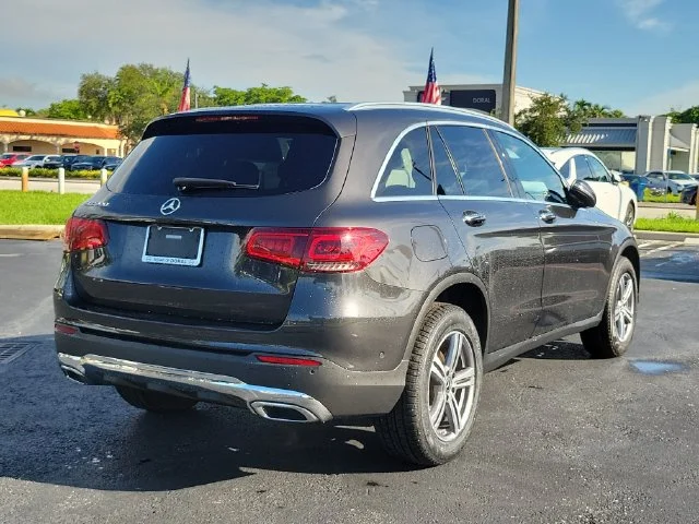 Used 2022 Black Mercedes-Benz GLC 300 image 4