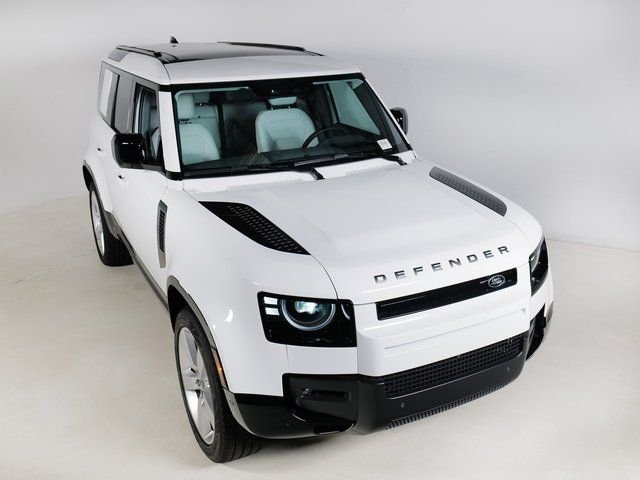 New 2026 Fuji White Land Rover X-Dynamic SE image 28