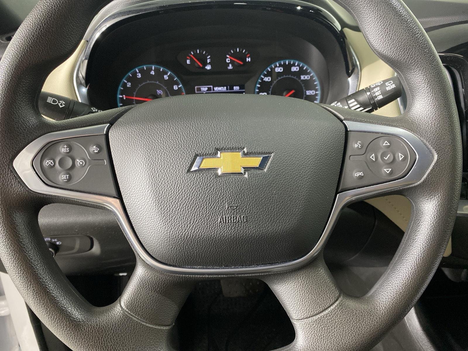 Used 2023 Wh Chevrolet  image 12