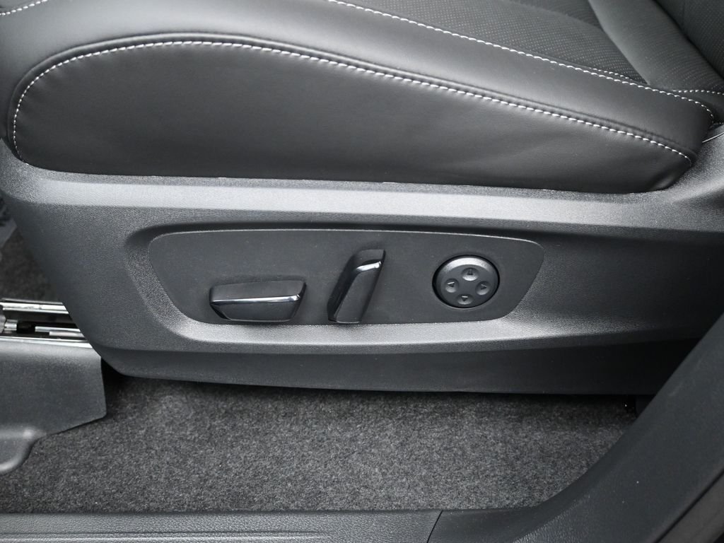 New 2026 Green INFINITI LUXE image 16