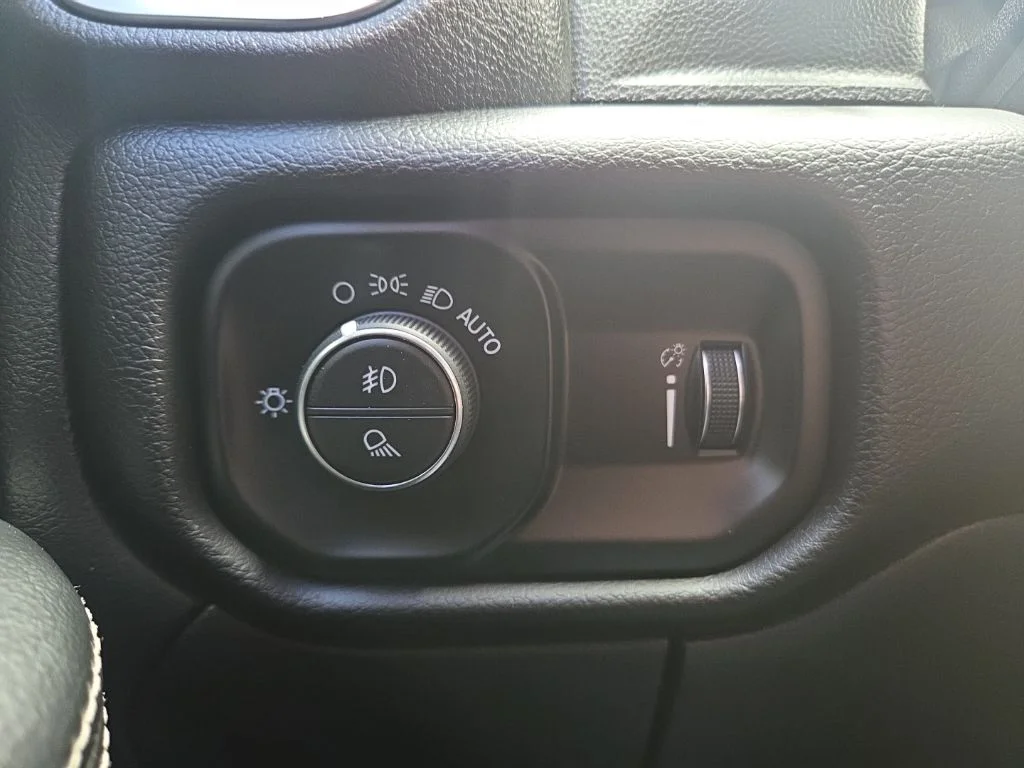 Used 2025 White Ram Big Horn image 13