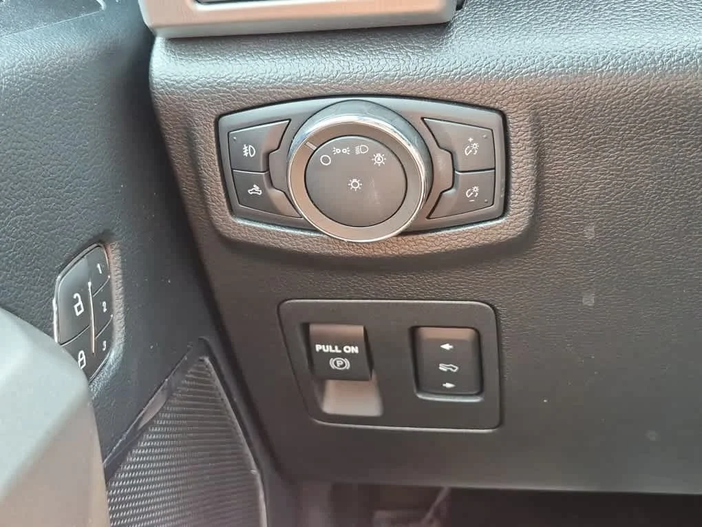 Used 2020 Agate Black Metallic Ford Platinum image 20