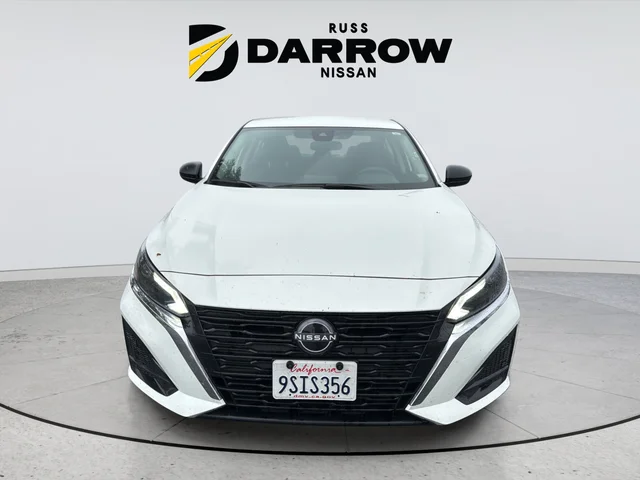 Used 2025 White Nissan 2.5 SV image 8