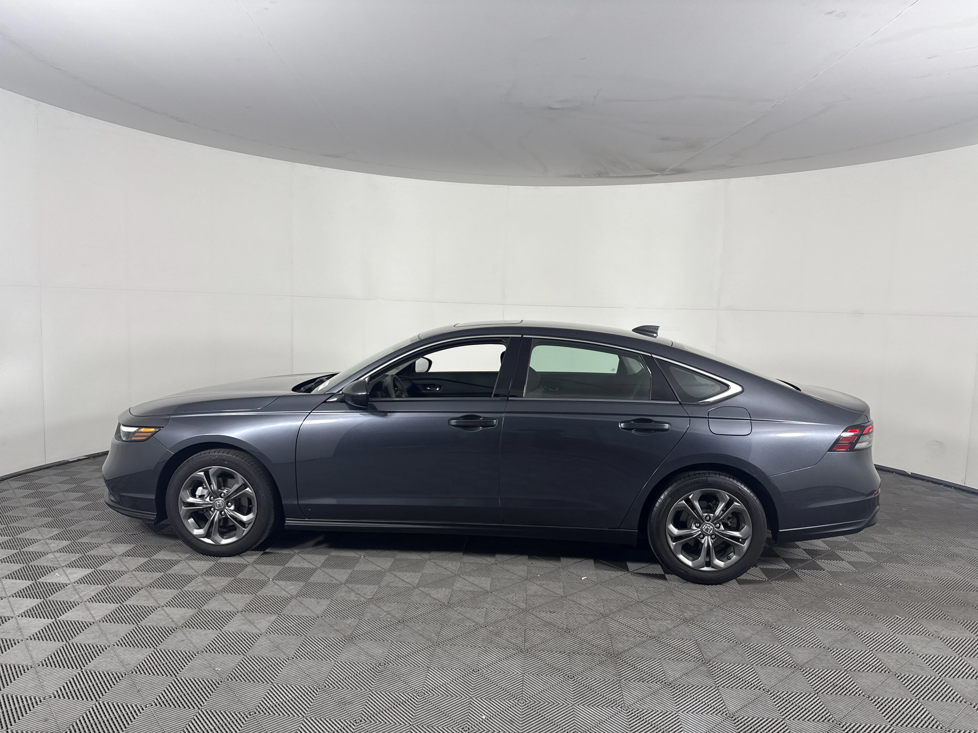 2023 Honda Accord EX - Photo 7