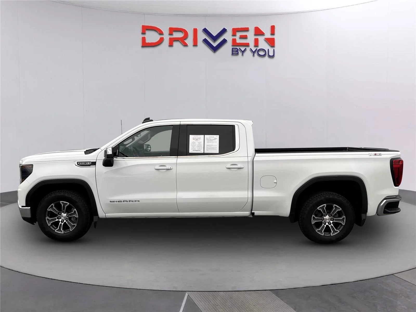 Used 2023 Summit White GMC SLE image 7