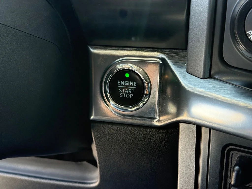 Used 2021 White Ford Lariat image 27