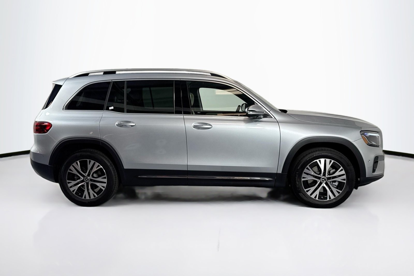 New 2026 Cirrus Silver Metallic Mercedes-Benz GLB 250 image 4
