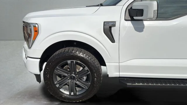 Used 2023 White Ford Lariat image 35