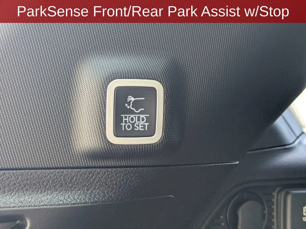 New 2026 Baltic Gray Metallic Clear-Coat Exterior Paint Jeep Limited image 16