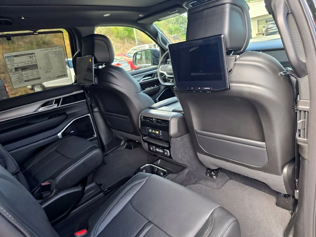 New 2026 Black Jeep Limited Reserve image 27