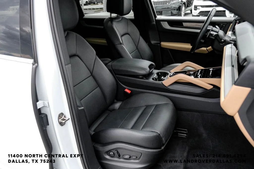 Used 2024 Carrara White Porsche  image 34