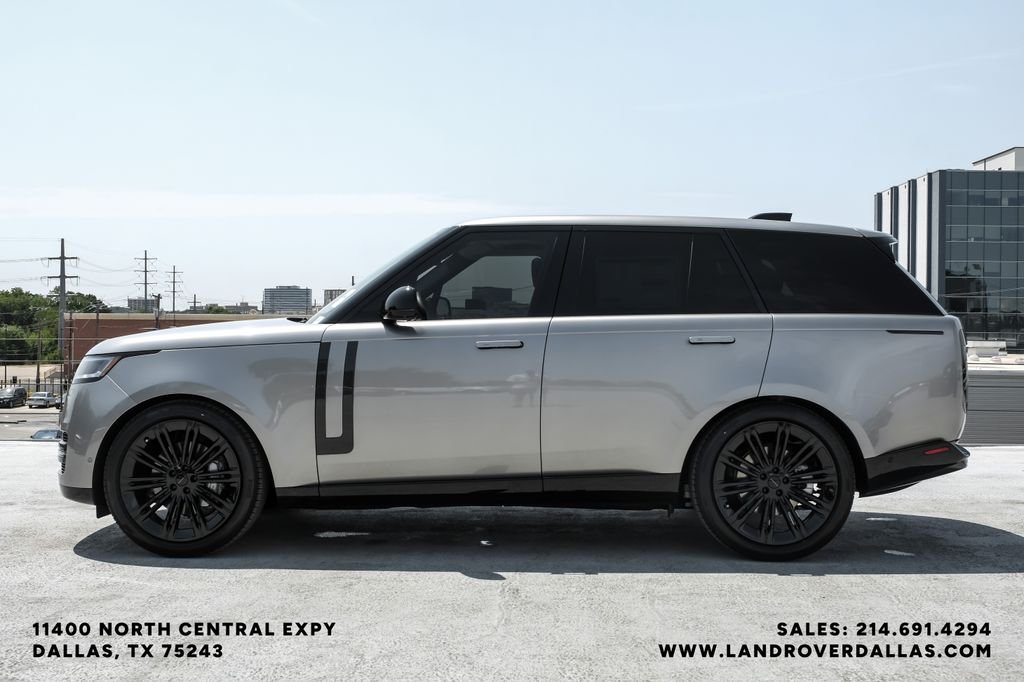 New 2026 1le Land Rover SE image 9