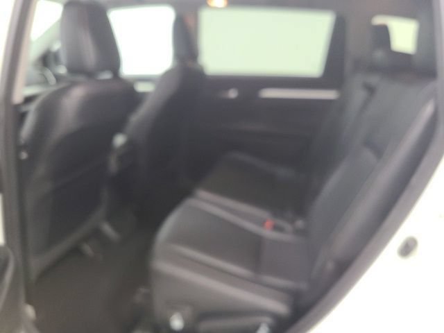Certified Used 2018 Blizzard Pearl Toyota XLE image 17