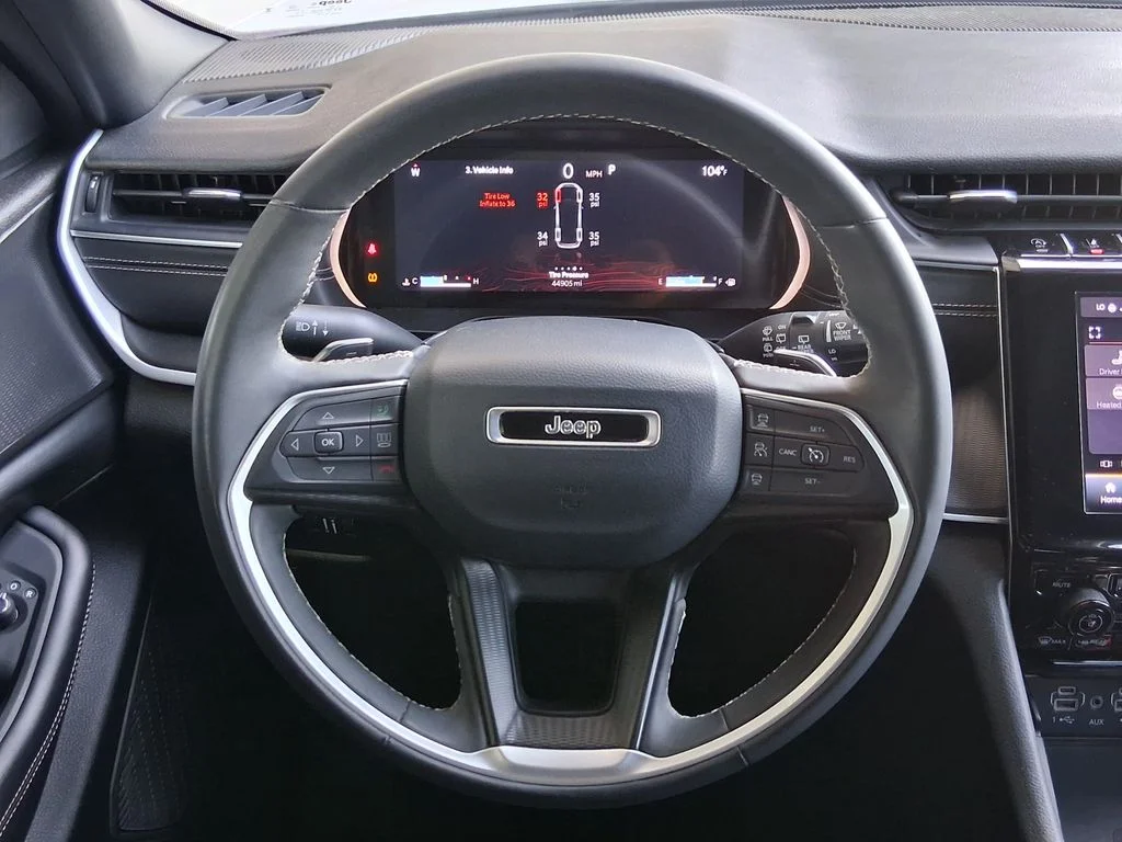 Used 2024 White Jeep Altitude image 10