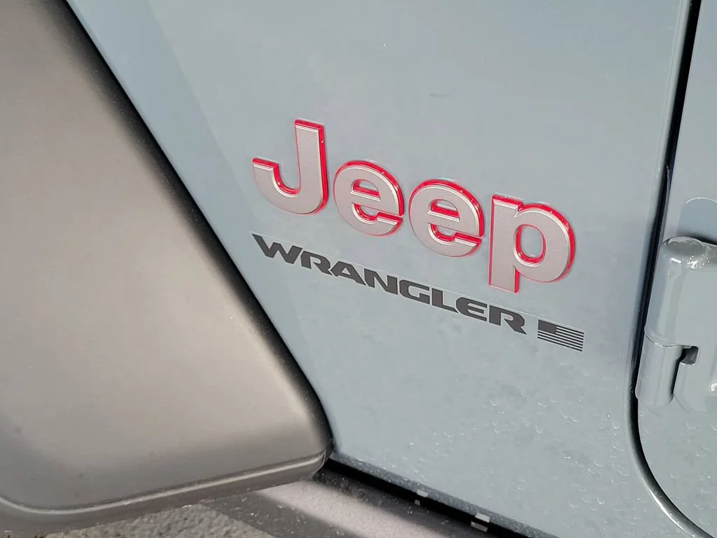 New 2026 Anvil Clear-Coat Exterior Paint Jeep Rubicon image 5