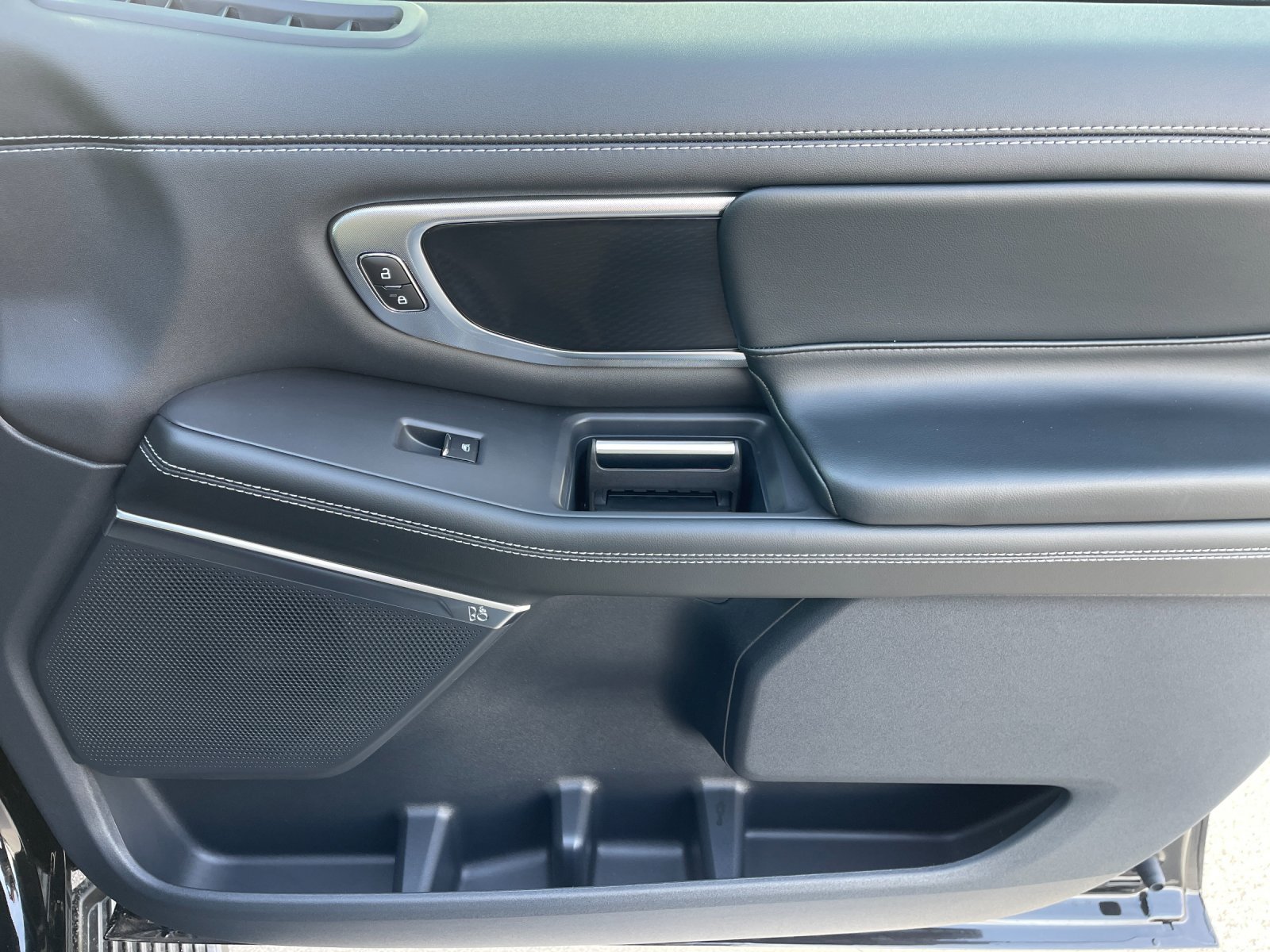 New 2026 Agate Black Metallic Ford Platinum® image 20