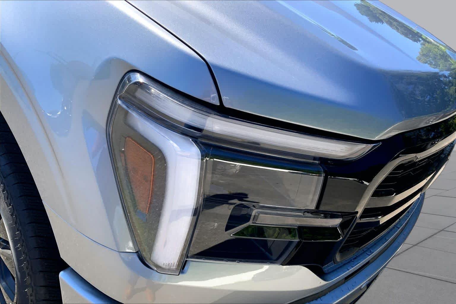New 2026 Iconic Silver Metallic Ford LARIAT image 16